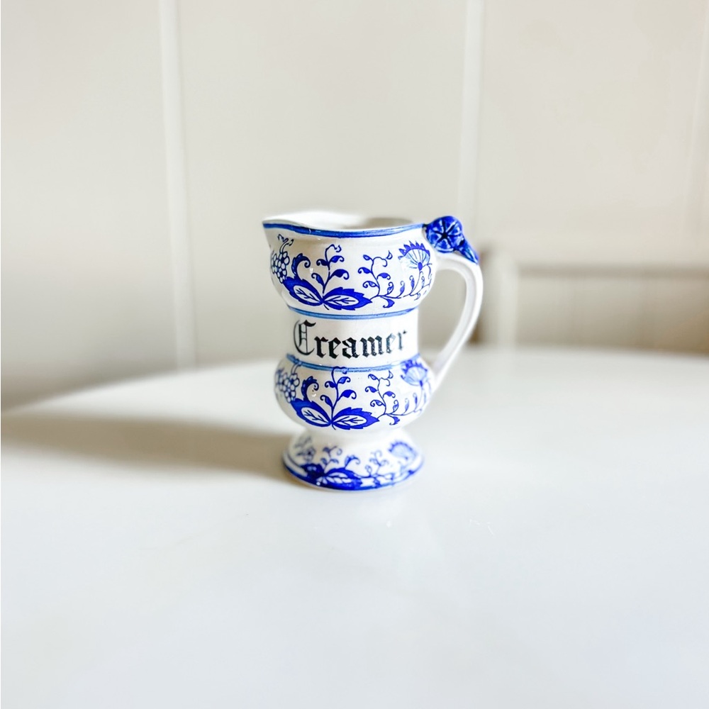 Vintage Blue Onion Japan Creamer 💙